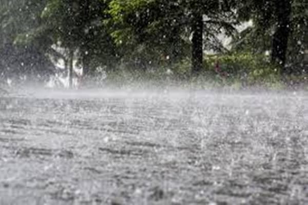 Heavy rainfall warning — flash flood risk